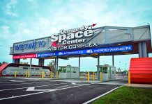 NASA Kennedy Space Center Visitor Complex anuncia reabertura Entrada do Complexo