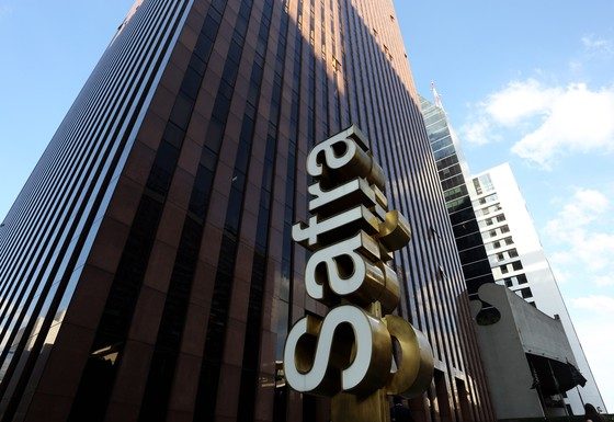 Banco Safra abre vagas de emprego Ao todo, são mais de 320 vagas, entre programas de trainee e contratações efetivas, para profissionais com e sem experiência no setor. Foto: Divulgação