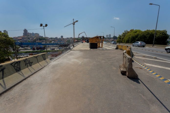Duas novas faixas de tráfego que irão transpor a avenida dos Estados e o rio Tamanduateí vão proporcionar maior fluidez ao tráfego no primeiro e segundo subdistrito. Foto: Alex Cavanha/PSA