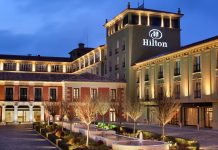 Hotéis Hilton apresentam novos protocolos Rede de hotéis adotou ovos protocolos para uma experiência marcada pela segurança e bem-estar. Foto: Divulgação