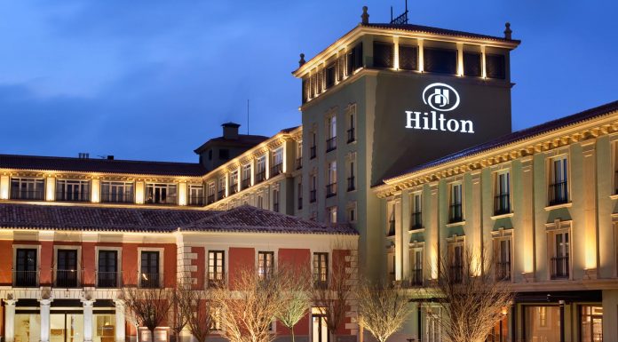 Hotéis Hilton apresentam novos protocolos Rede de hotéis adotou ovos protocolos para uma experiência marcada pela segurança e bem-estar. Foto: Divulgação