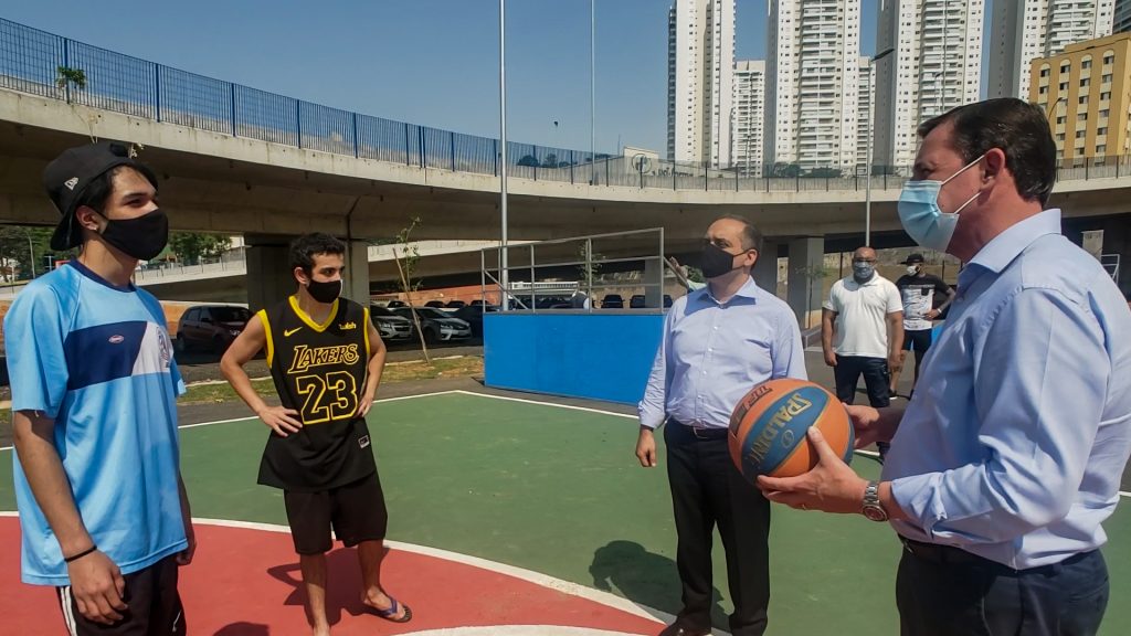 Iniciativa implantada pelo atual prefeito já contabiliza entrega de 20 equipamentos com quadra de futebol, basquete e pista de skate. Foto: Divulgação/PMSBC