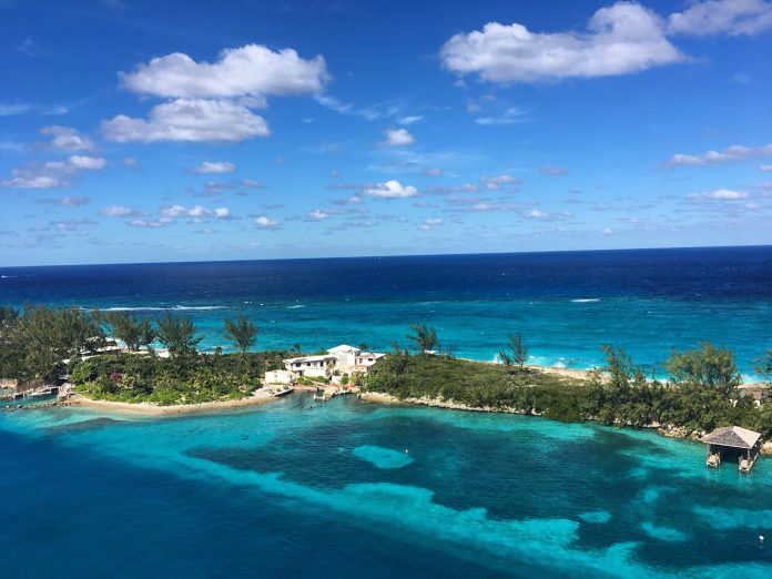 Ilhas das Bahamas localizam-se a apenas 88 km da costa da Flórida. Foto: Divulgação
