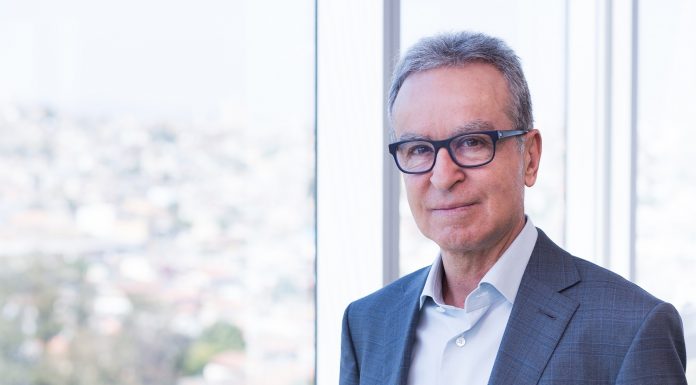 CEO da Localiza dirige a equipe rumo ao futuro