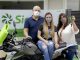 Sicredi Vale do Piquiri Abcd PR/SP entrega moto a associada de São Bernardo Moradora do ABCD Paulista foi a primeira contemplada na promoção Investir, Cooperar e Ganhar. Foto: Divulgação