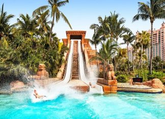 Atlantis Paradise Island retoma atividades em dezembro O destino turístico mais extraordinário do mundo recebe os hóspedes com a autêntica hospitalidade das Bahamas, oito quilômetros de praias de areia branca, Atlantis Casino, Marina, Mandara Spa, jantares finos no Nobu and Todd English's Olives, Aquaventure Slides, Atlantis Clean & Safe Promise e mais. Foto: Divulgação