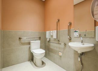 Transamerica Executive Congonhas conclui reformas Banheiro do hotel reformado. Foto: Divulgação