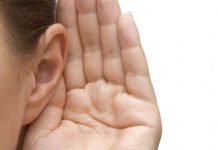 Cuidados com os ouvidos na viagem de avião Dicas eficazes para evitar incômodos na audição durante os voos. Foto: Divulgação