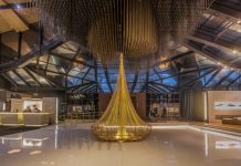 Tivoli Mofarrej inaugura Árvore 100% “feita a mão” Com curadoria de Waldick Jatobá a obra produzida por Maria Fernanda Paes de Barros,da marca Yankatu, simboliza a vida, o sonho e o futuro. Foto: Divulgação