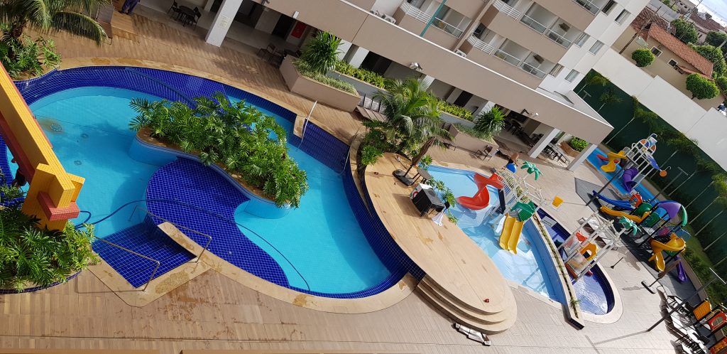 Uma das piscinas do resort. Foto: Divulgação