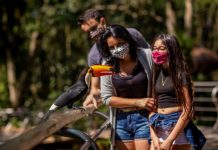 Parque das Aves fez sucesso no Ano Novo Espaço garante contato direto com as aves. Foto: Divulgação