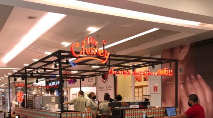 Mr. Cheney chega ao Shopping ABC