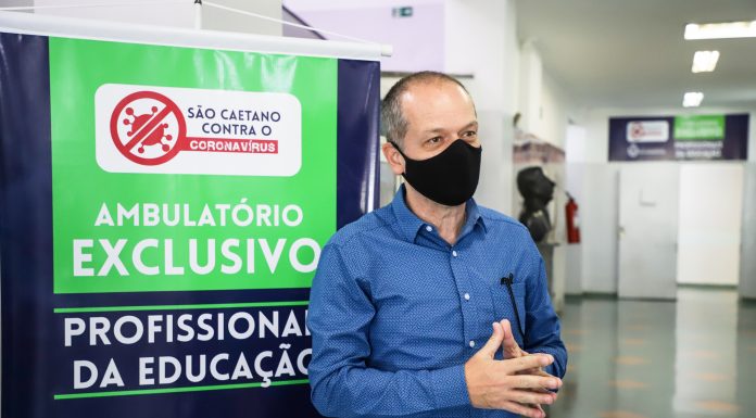 Novo ambulatório e mais vacinados em São Caetano Prefeito Tite Campanella esteve presente na inauguração do novo ambulatório. Foto: Letícia Teixeira/PMSCS