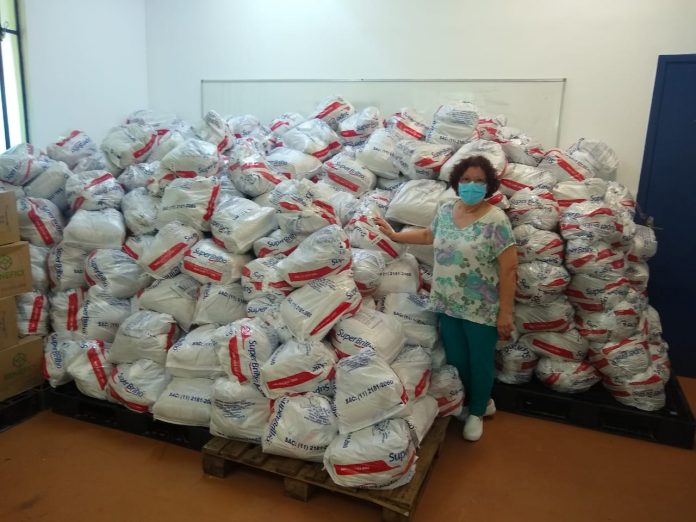 Foram arrecadadas mais de 6 toneladas de alimentos na Corrente do Bem do Drive-thru da Vacinação em uma semana. Foto: Divulgação/PMRP