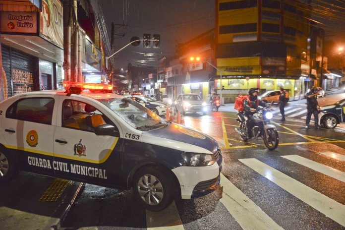 Equipes têm feito patrulhamento por toda a cidade. Foto: Ricardo Cassin/PMBSC
