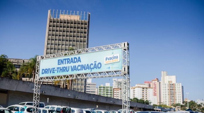Santo André celebra 250 mil vacinados contra a Covid-19 Drive-thru da vacinação no Paço Municipal de Santo André. Foto: Helber Aggio/PSA