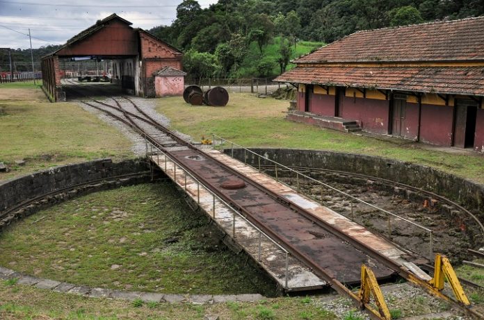 Exposição fotográfica Visões da Vila Ferroviária (por Edu Guimarães).