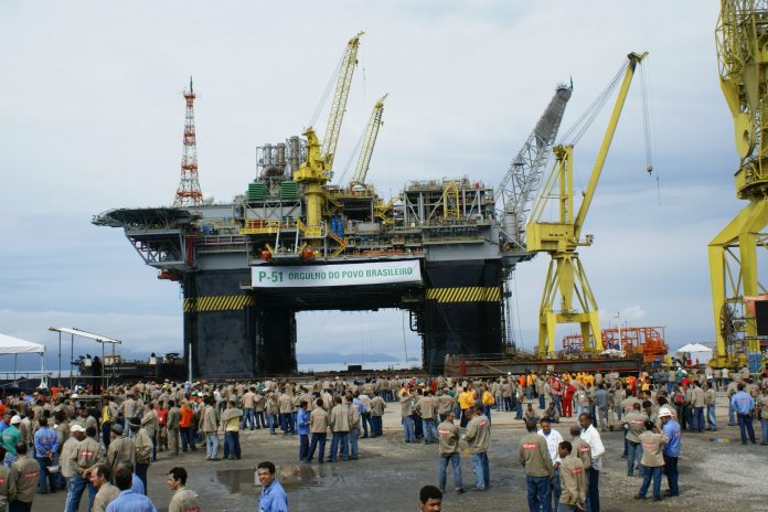 Evento produzido pela V3A para Petrobras, em 2008, lançamento da plataforma P51, em Angra dos Reis.. Foto: Divulgação