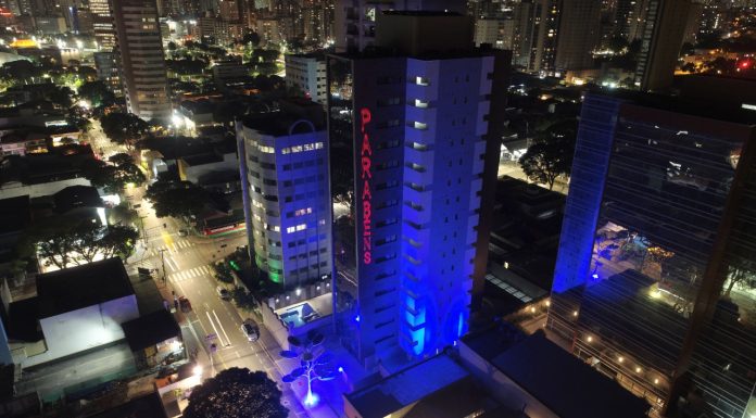 Construtora Patriani homenageia os 468 anos de Santo André Comemoração contou com uma iluminação especial na árvore solar e na sede da Construtora. Foto: Divulgação/Construtora Patriani