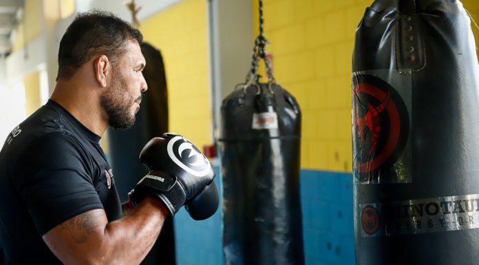 CTE Mario Chekin é cenário publicitário de Rodrigo Minotauro Campeão mundial de MMA visitou o espaço nesta semana. Foto: Eric Romero/PMSCS