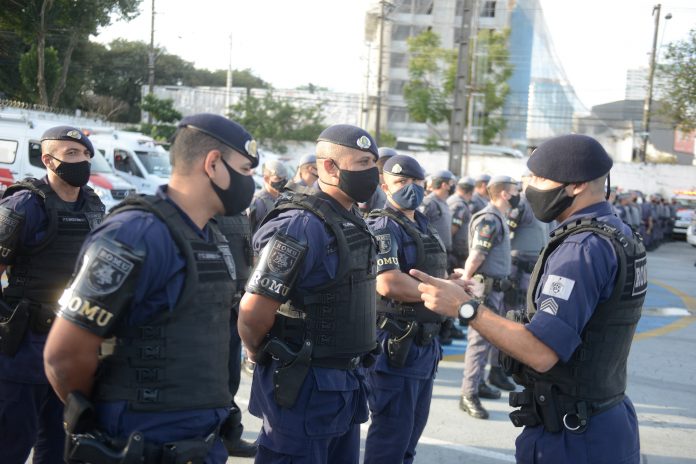 Mais de 250 agentes de Segurança percorreram bairros da cidade para combater ações criminosas, intensificando rondas, bloqueios e cumprindo mandados de prisão. Foto: Omar Matsumoto/PMSBC