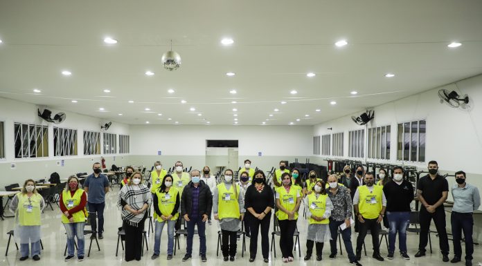 Seais inicia avaliação dos inscritos para o Programa Mais Oportunidades Em reunião realizada no início do mês, estiveram presentes o prefeito de São Caetano, Tite Campanella, e a secretária de Assistência e Inclusão Social (Seais), Marisa Catalão, Foto: Letícia Teixeira/PMSCS