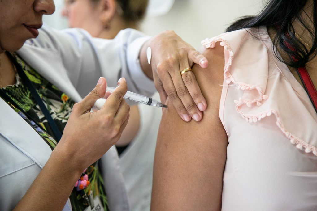 Imunização da influenza também é importante. Foto: Letícia Teixeira/PMSCS