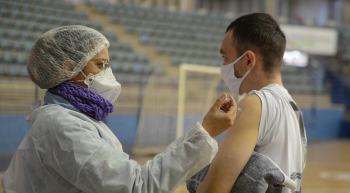 São Bernardo vacina público de 25 e 26 anos Agendamento para o novo público foi disponibilizado no portal da Prefeitura nesta sexta-feira. Foto: Ricardo Cassin/PMSBC