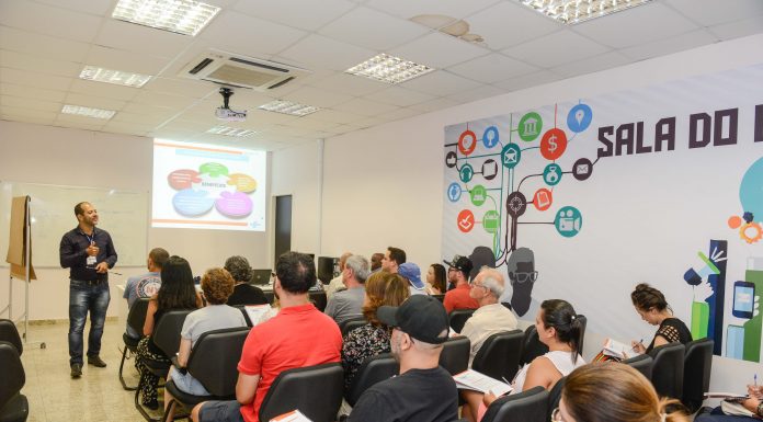 São Bernardo abre cursos gratuitos Em parceria com o Senac, Prefeitura oferece 216 vagas para cursos de qualificação na área de serviços. (Foto tirada antes da pandemia). Crédito da foto: Gabriel Inamine/PMSBC