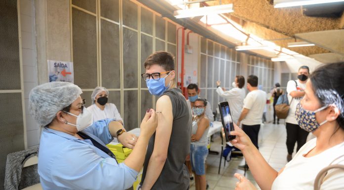 São Bernardo terá 24 horas de vacinação Mutirão ocorre no sábado e domingo, das 8h às 20h, para públicos previamente agendados. Foto: Gabriel Inamine/PMSBC