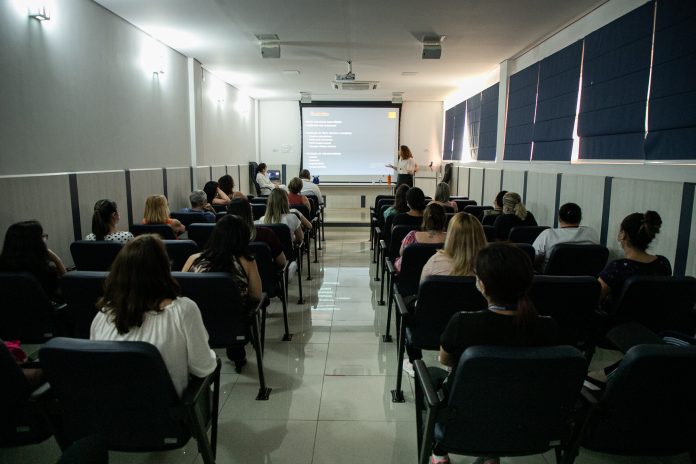 Ao todo, 150 profissionais de saúde participaram da capacitação. Foto: Letícia Teixeira/PMSCS