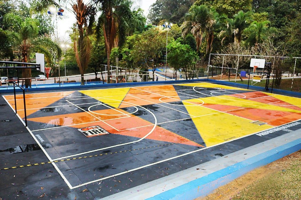 Quadra de basquete revitalizada. Foto: Mauro Pedroso