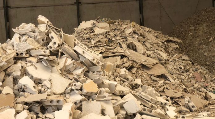 Estação de Coleta Antonina recebe descarte de gesso Resíduo será encaminhado à empresa parceira para destinação e reaproveitamento ambientalmente correto. Foto: Divulgação/Semasa