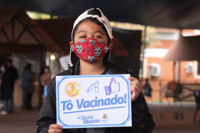 167 jovens foram imunizados. Cidade avança e já inicia a população geral na próxima segunda-feira. Foto: Divulgação/PMRP