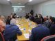 Prefeitos querem retorno do atendimento normal dos bancos Tema foi discutido com diretor da Febraban em assembleia da entidade regional. Foto: Helber Aggio/PSA