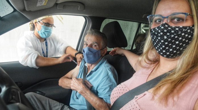 Idosos com mais de 80 anos recebem vacina complementar 5% dos idosos já receberam a dose de reforço. Foto: Angelo Baima/PSA