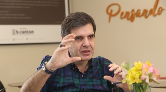 Sergio Canton apresenta seu The First, um novo conceito em morar Sergio Canton fala com exclusividade sobre seu primeiro laçamento solo. Foto: Edmilson Magalhães