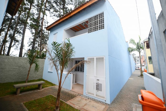 Casas sobrepostas integram projeto de urbanização integrada realizada no bairro Divineia Pantanal. Foto: Omar Matsumoto/PMSBC