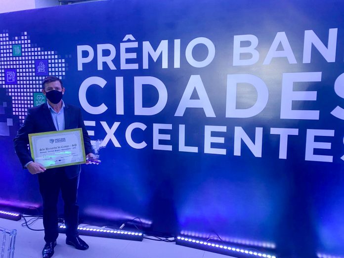 Prefeito Orlando Morando esteve no evento de premiação em Brasília. Foto: Divulgação/PMSBC