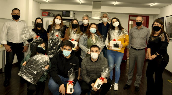 COOP firma parceria com o Instituto Mauá de Tecnologia Alunos premiados após seleção dos projetos. Foto: Divulgação