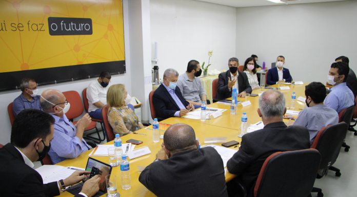 Montadoras debatem desafios para indústria da região Representantes da indústria e Agência de Desenvolvimento Econômico participaram de assembleia do Consórcio ABC. Foto: Divulgação/Consórcio ABC
