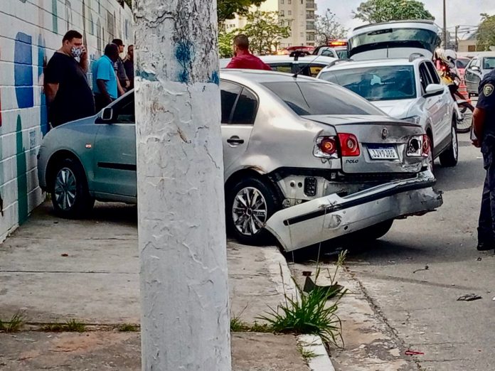Prisão foi deflagrada na Avenida Dom Jorge Marcos de Oliveira, na Vila Guiomar; veículo foi roubado em São Bernardo nesta manhã. Foto: Divulgação/PSA