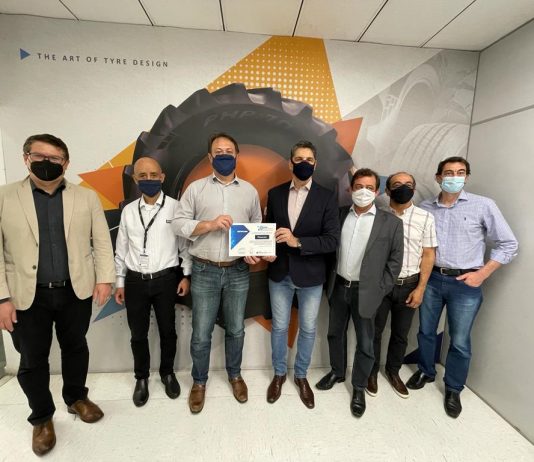 Prometeon recebe certificado Equipe esteve na planta de Santo André para reconhecer o compromisso da empresa com a inovação e desenvolvimento da cidade. Foto: Divulgação/PSA