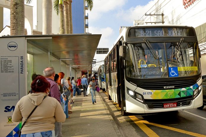 Valor permanece congelado em R$ 4,75 durante o próximo ano e mais investimentos na área serão entregues à população, sem aumento no valor da passagem. Foto: Angelo Baima/PSA