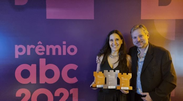 MBigucci é reconhecida em premiação de marketing A diretora Roberta Bigucci recebeu o prêmio em nome da Construtora. Foto: Divulgação/MBigucci