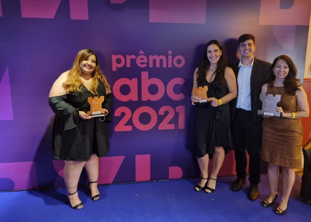 Thais, Roberta, Felipe e Rita estiveram na premiação. Foto: Divulgação/MBigucci