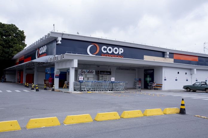 Coop possui 31 lojas de supermercados. Foto: Divulgação