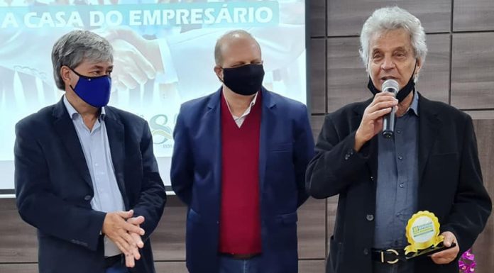 ACISCS fecha ano com crescimento histórico Marcelo Beja, Alexandre Leone e Ramis Sayar. Foto: Divulgação