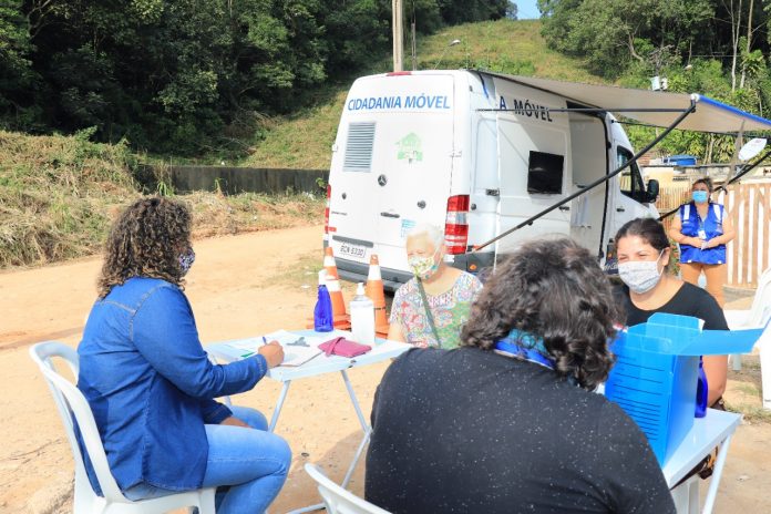 Dentre os serviços oferecidos pelo Cidadania Aqui está o acesso das famílias ao Cadastro Único – orientações, informações sobre suas condicionalidades, programas sociais agregados a ele – entre os quais o Bolsa Família. Foto: Divulgação