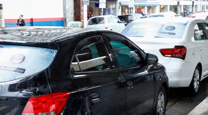 Publicidade garante renda extra aos taxistas Interessados devem entrar em contato com a Semob – Secretaria de Mobilidade Urbana de São Caetano. Foto: Eric Romero / PMSCS